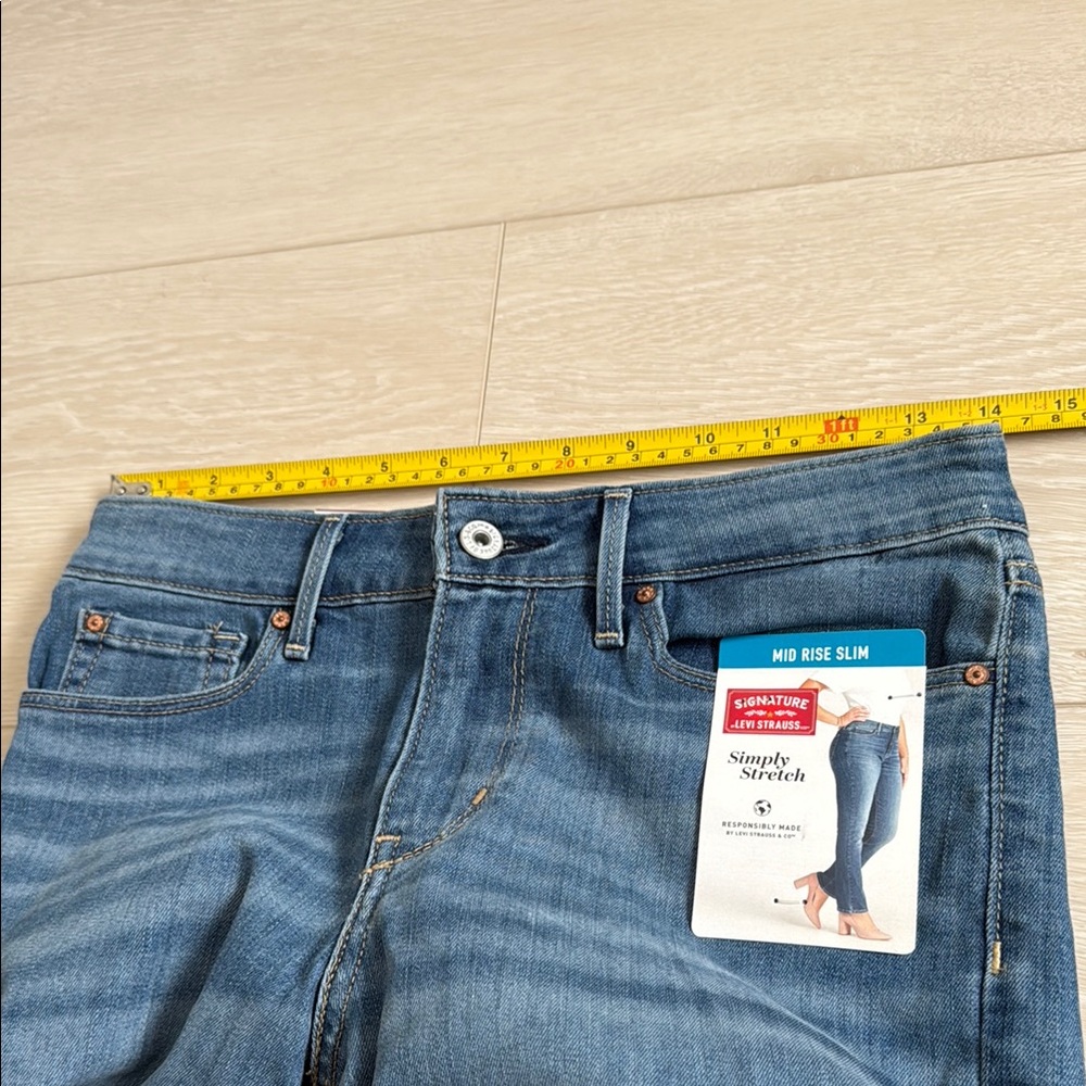 3/$10 Levi's Blue Mid Rise Slim Jeans - Picture 8 of 10